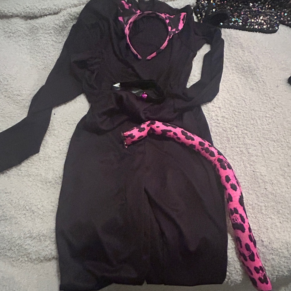 Black jumper small with Pink Leopard Print Accents